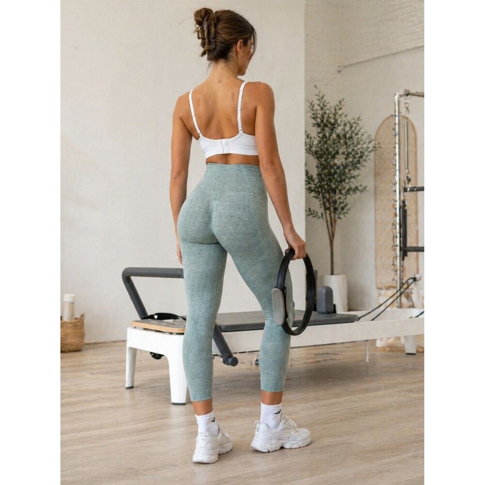 Gymshark Sage Green Seamless Crop Leggings M High Rise Textured Athleisure Pilat